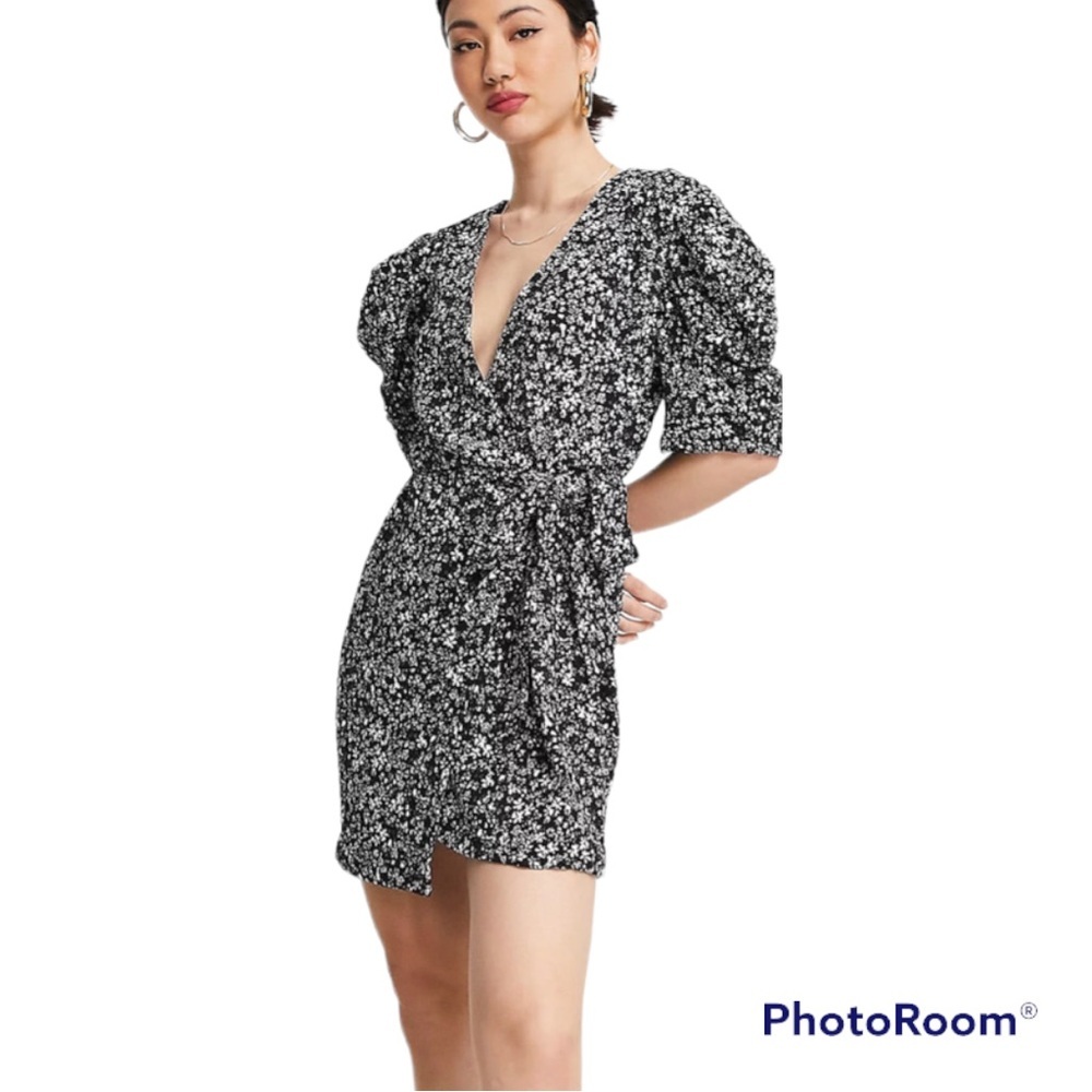 MNG| Mango ditsy floral wrap dress in black Sz 4